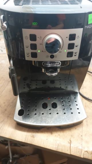 Servis kávovaru DeLonghi - výměna ovládací elektroniky