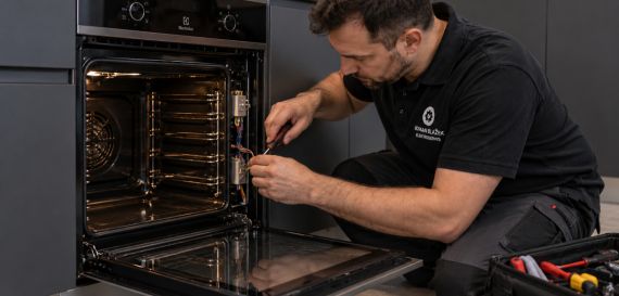 Opravu vestavné elektrické trouby svěřte profesionálům